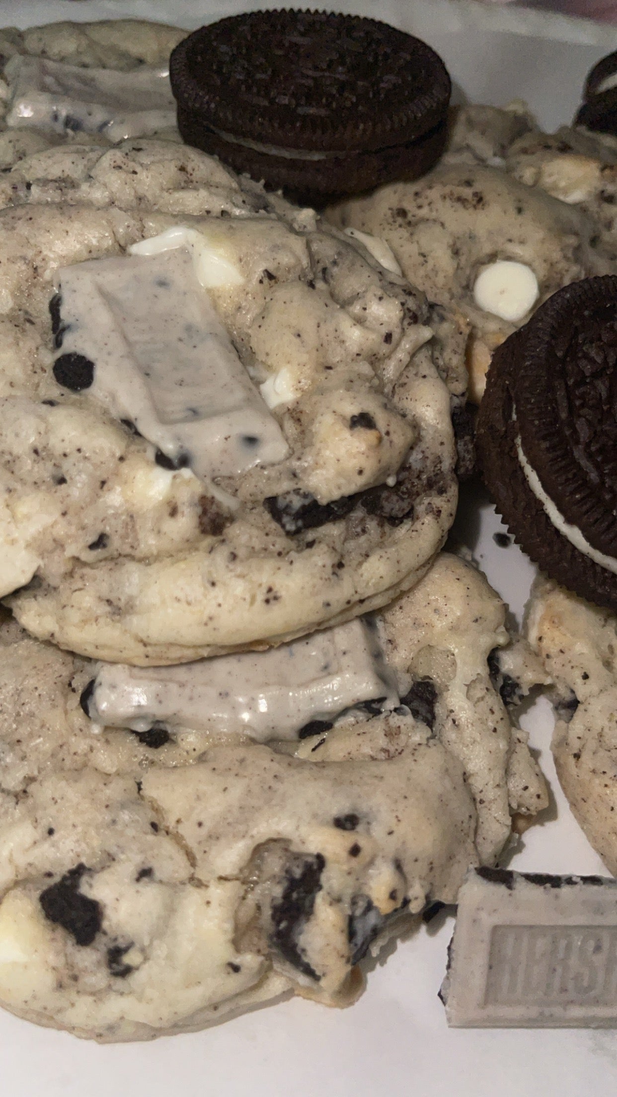 Cookies & Cream Cookies